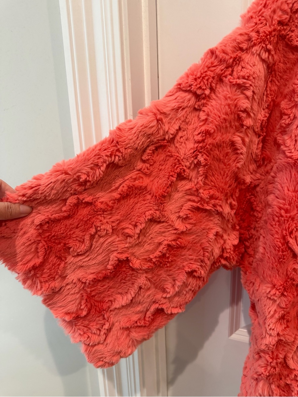 Ivy Jane Coral Hue Shaggy Faux Fur Pullover Top Size M/L Oversized - Picture 5 of 16